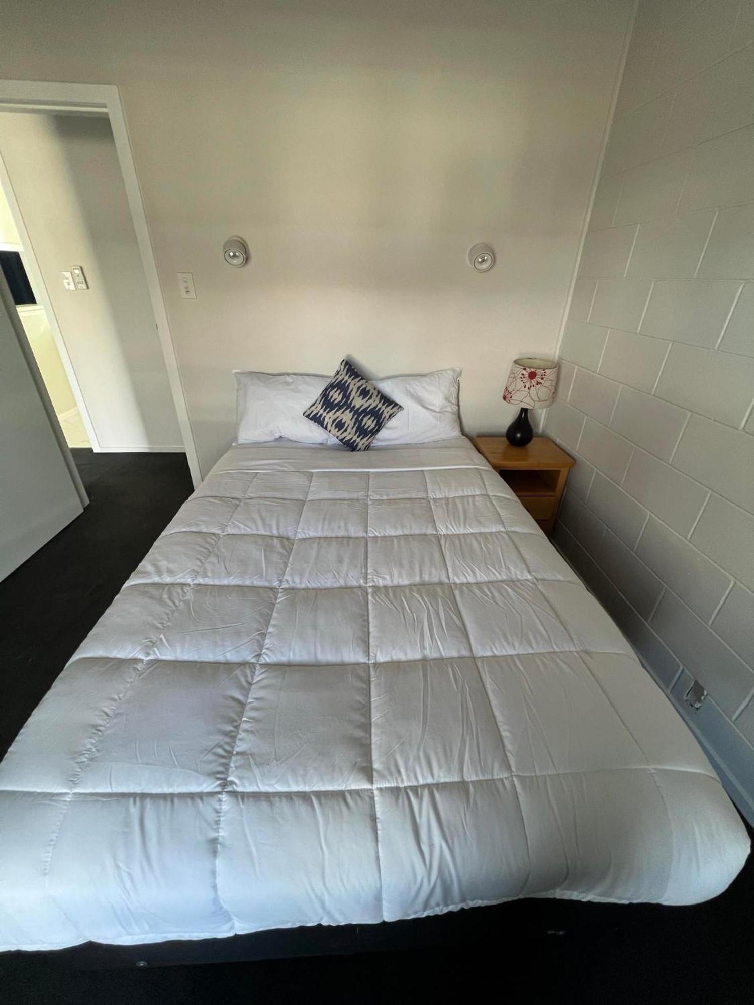 Hamilton Sunrise Motel Bagian luar foto