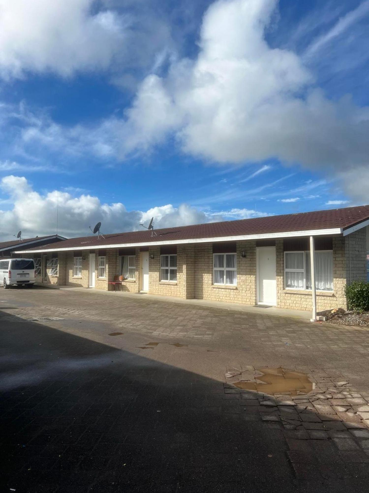 Hamilton Sunrise Motel Bagian luar foto