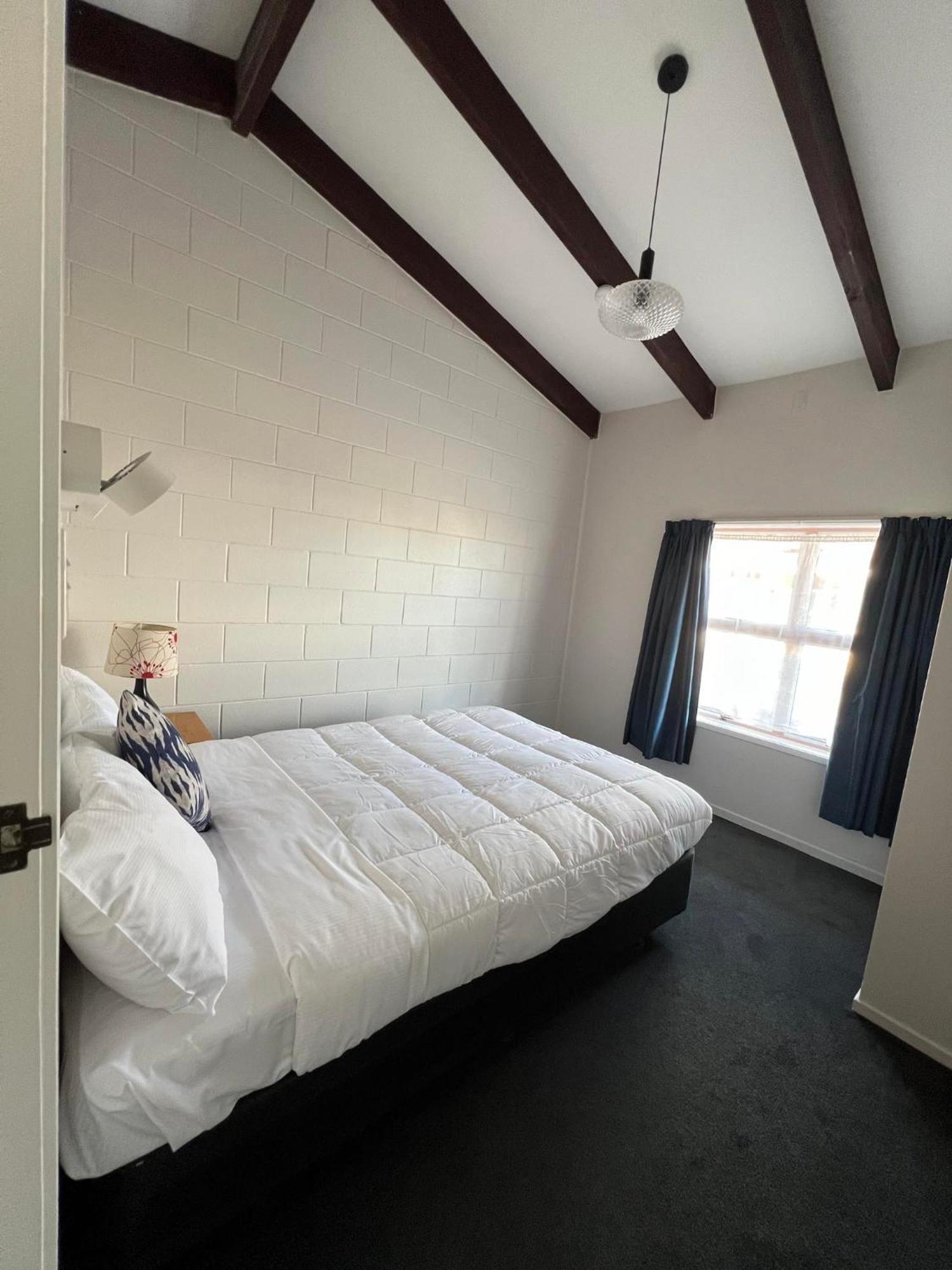 Hamilton Sunrise Motel Bagian luar foto