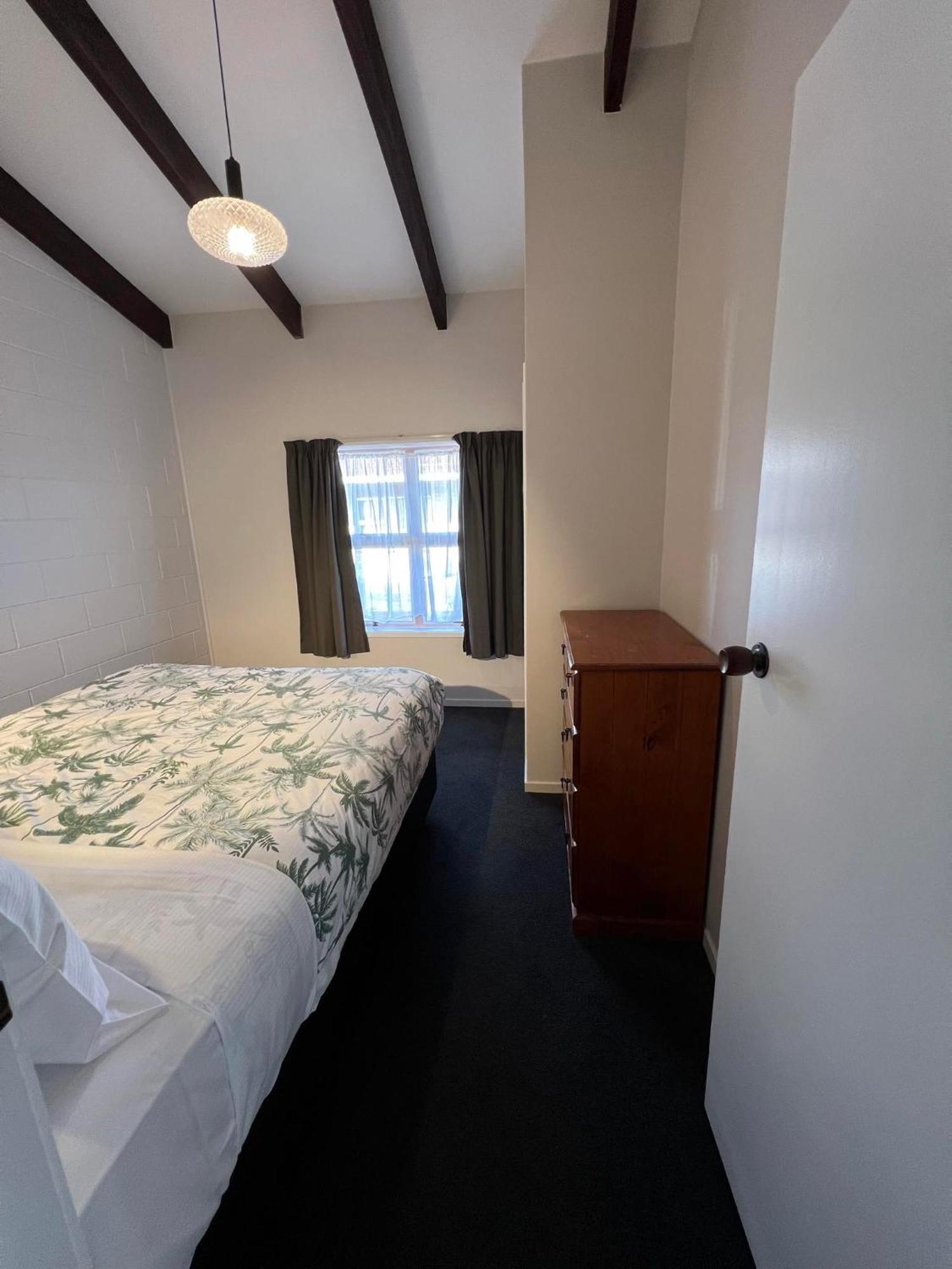 Hamilton Sunrise Motel Bagian luar foto